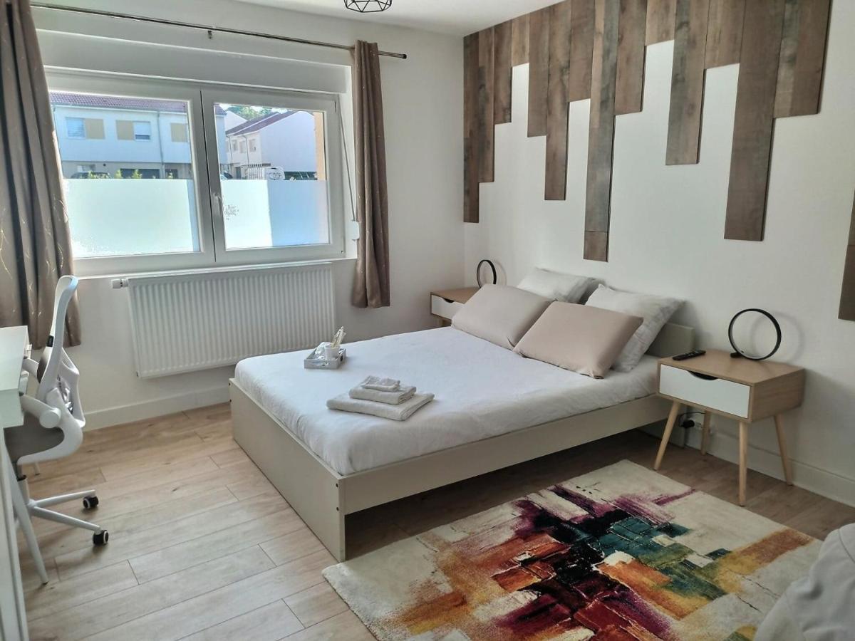 Ch Privee 18M - Canape - Netflix - Appart 120M Вуаппи Экстерьер фото