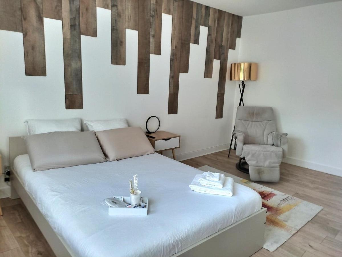 Ch Privee 18M - Canape - Netflix - Appart 120M Вуаппи Экстерьер фото